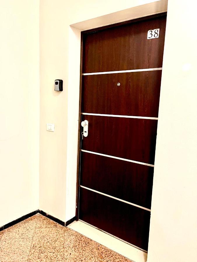 City Center Apartment Galeria Tirana Esterno foto