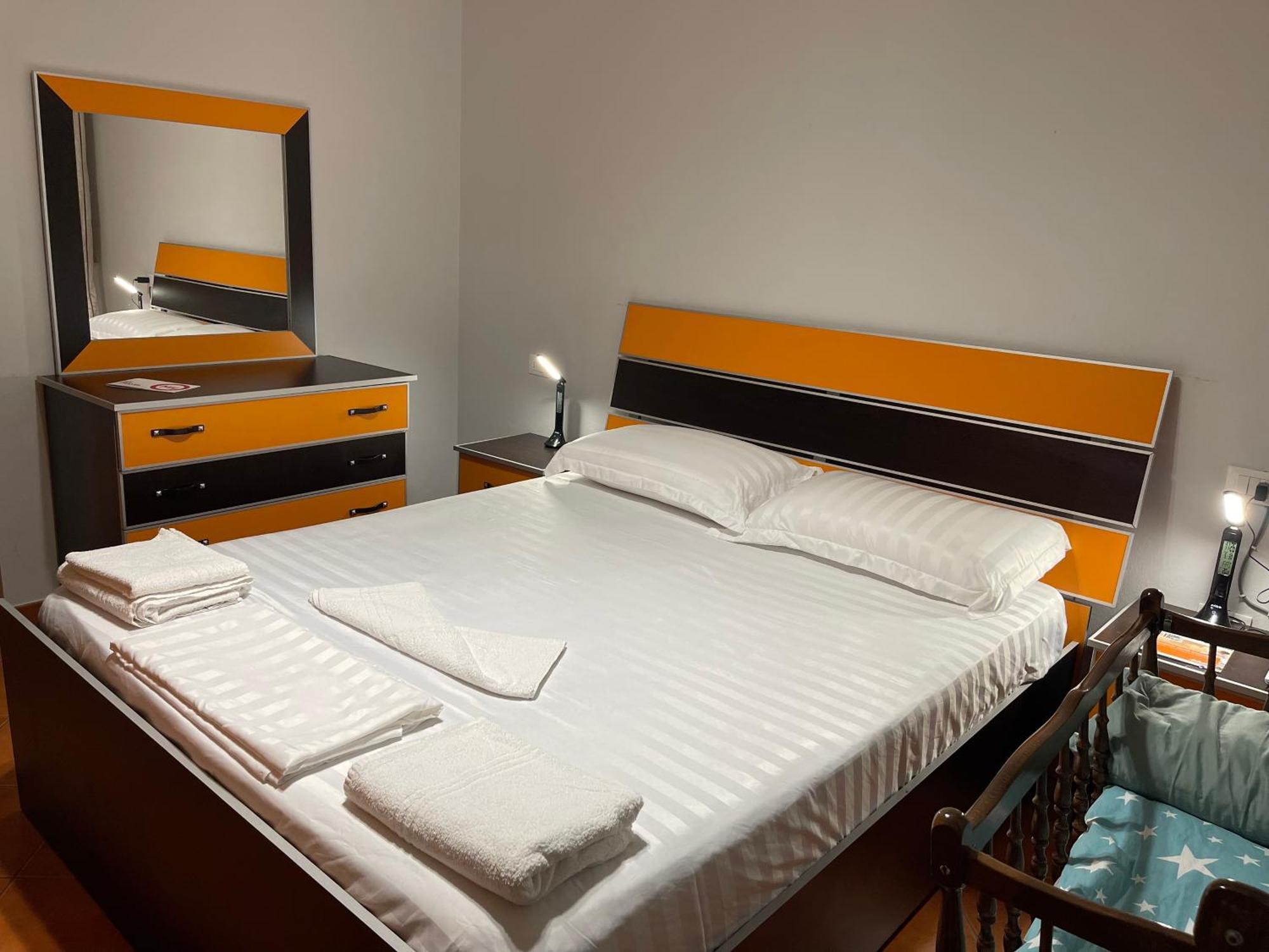 City Center Apartment Galeria Tirana Esterno foto
