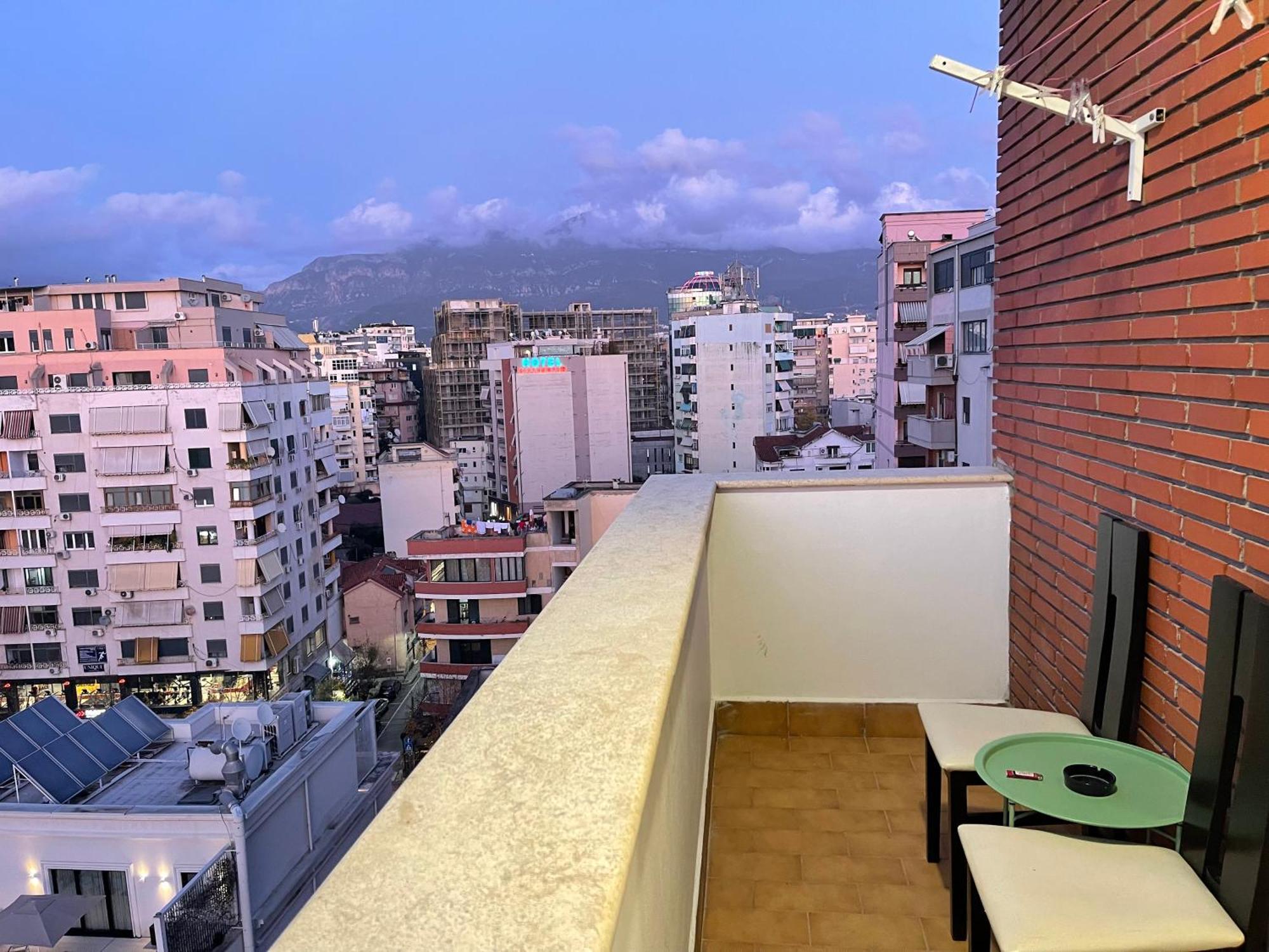 City Center Apartment Galeria Tirana Esterno foto
